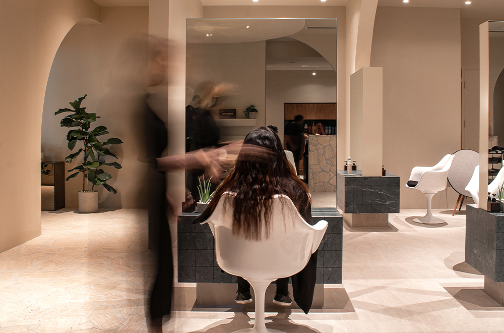 the-fold-salon-dubai-interior-blur